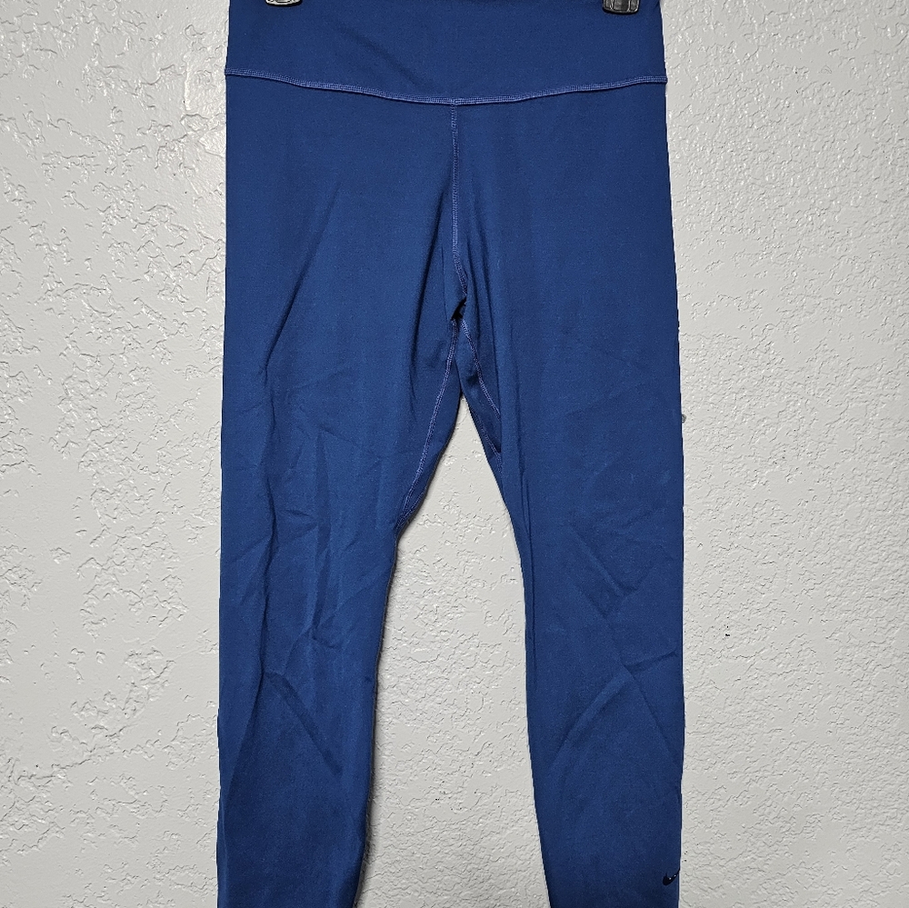 Nike Women's Dri-Fit Mid Rise Leggings size medium